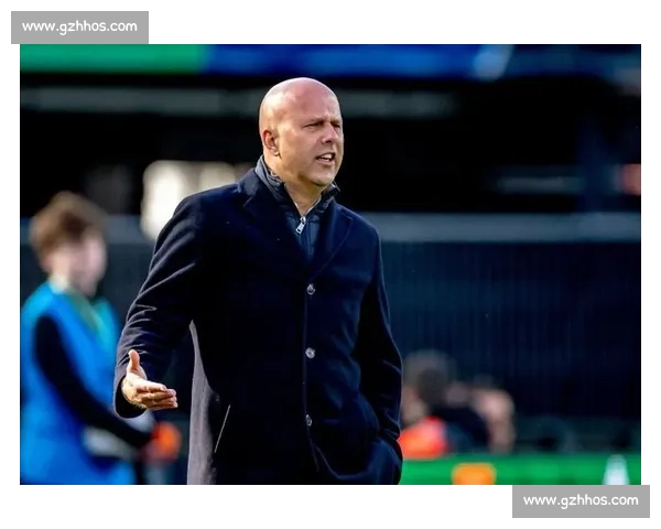 罗马诺确认!布伦特福德签下费耶诺德中场新星米兰博 罗马诺确认!布伦特福德签下费耶诺德中场新星米兰博