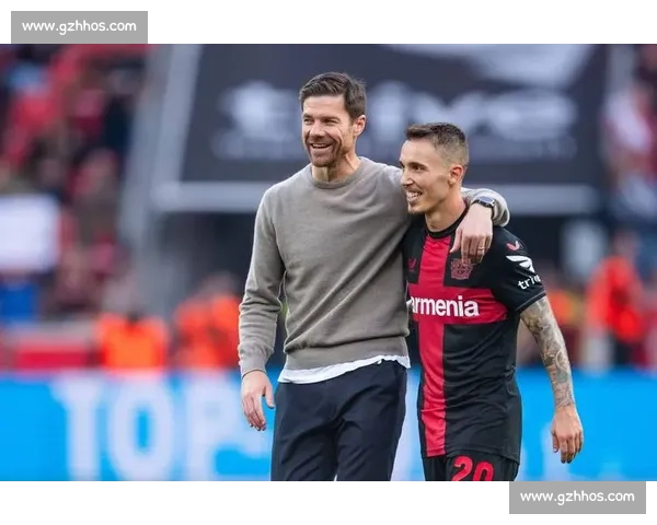 阿隆索执教风格揭秘：铁血治军似弗里克，迥异安切洛蒂儒雅风范