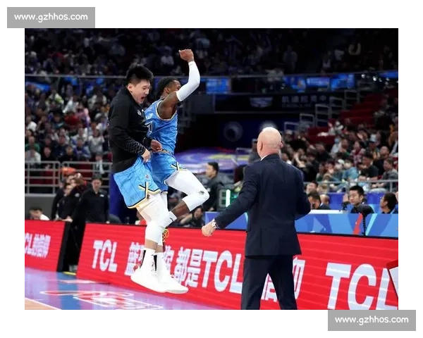 比斯利盛赞埃文斯篮板超魔兽：单场 20 板如探囊取物