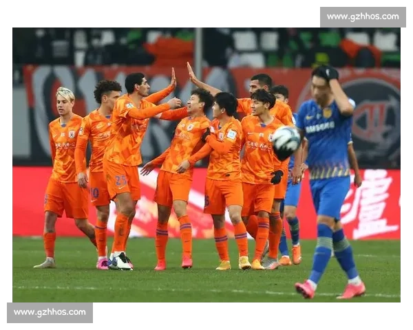 山东泰山身价分化:三将逆势上扬,16 人遭遇 “滑铁卢” 山东泰山身价分化:三将逆势上扬,16 人遭遇 “滑铁卢”